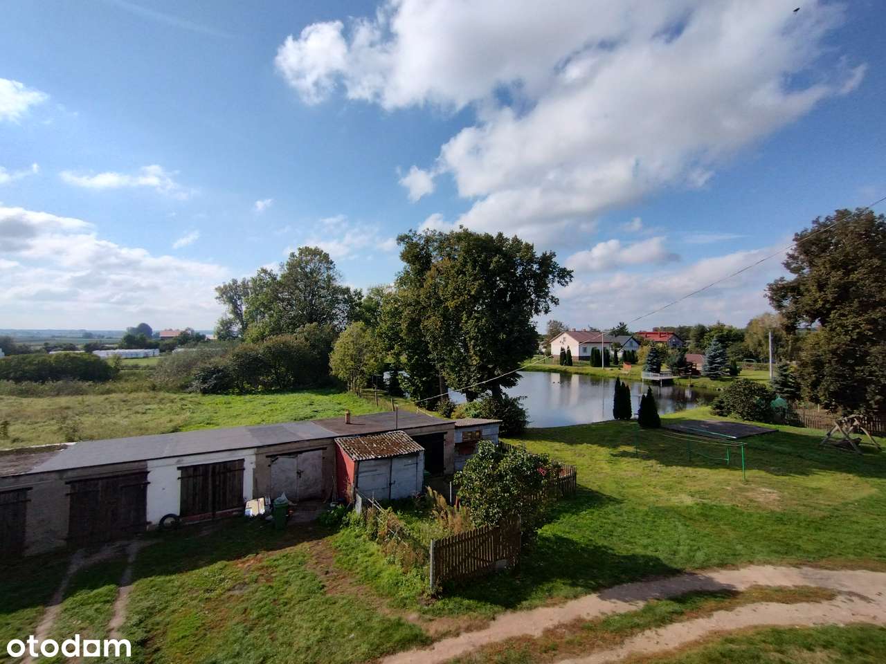 Przestronne mieszkanie 4-pokojowe z balkonem, piwnicą, garażem. - Pełny obrazek: 4/5