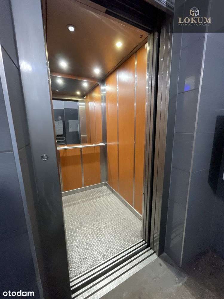 Mieszkanie Na Sprzedaż Cz-Wa Centrum !!!-10