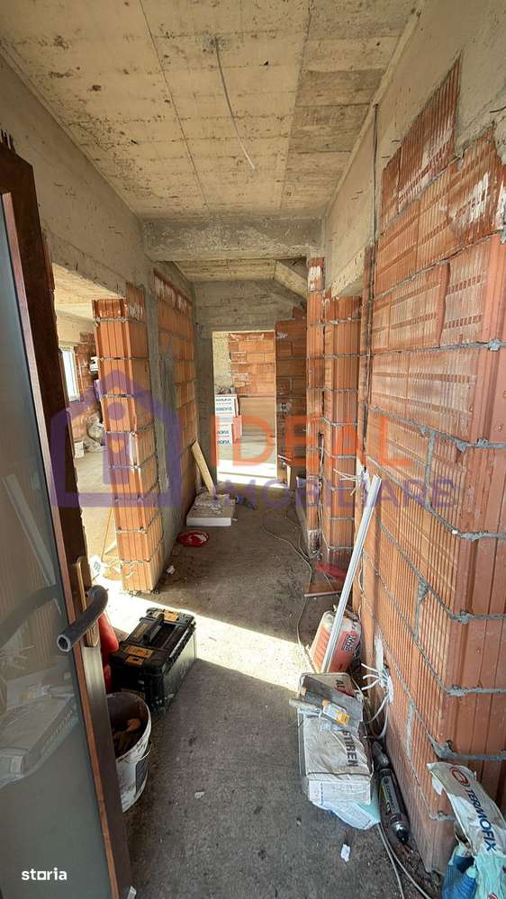 Casă modernă cu 4 camere și 300 mp de curte, in Sura Mica-4