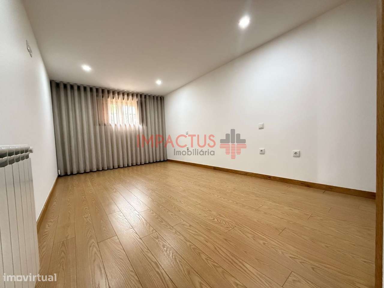 Imponente Moradia isolada com terreno de 1195m2-57