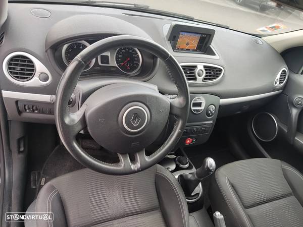 Renault Clio 1.2 16V Confort - 9