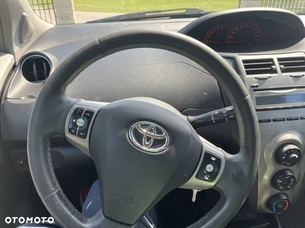 Toyota Yaris - 20