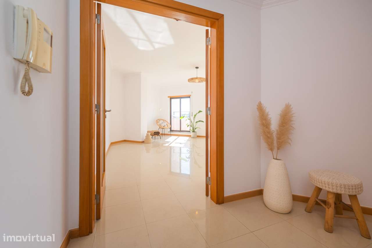 Apartamento T2 na Quinta do Conde com área de 136m2-12