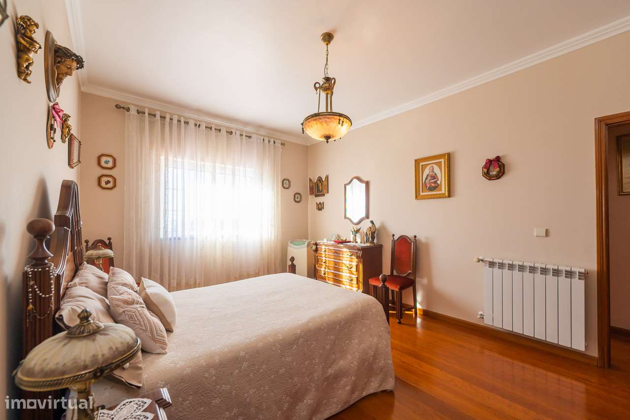 Moradia 3 Quartos - Geminada - Ramada-23