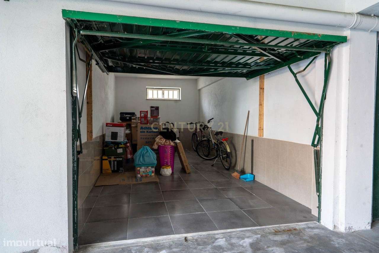 Garagem no centro da vila de Miranda do Corvo - Grande imagem: 4/6