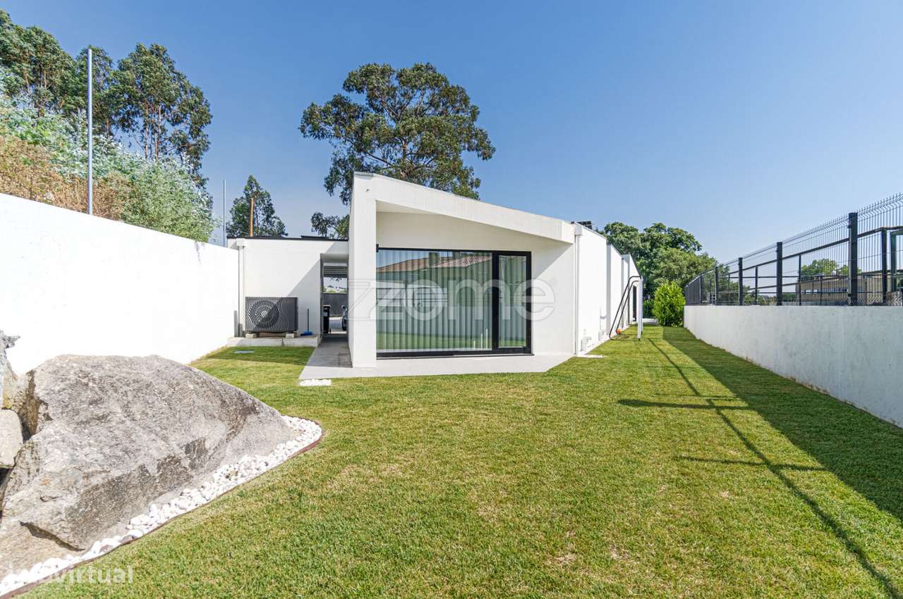 Viva com Elegância: Moradia T4 Térrea Isolada com Acabamentos Premi... - Grande imagem: 3/58