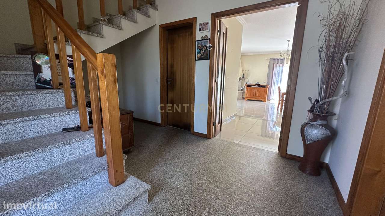 Moradia Exclusiva em "Ilha" Privativa na Albufeira de Venda Nova – Ger-11