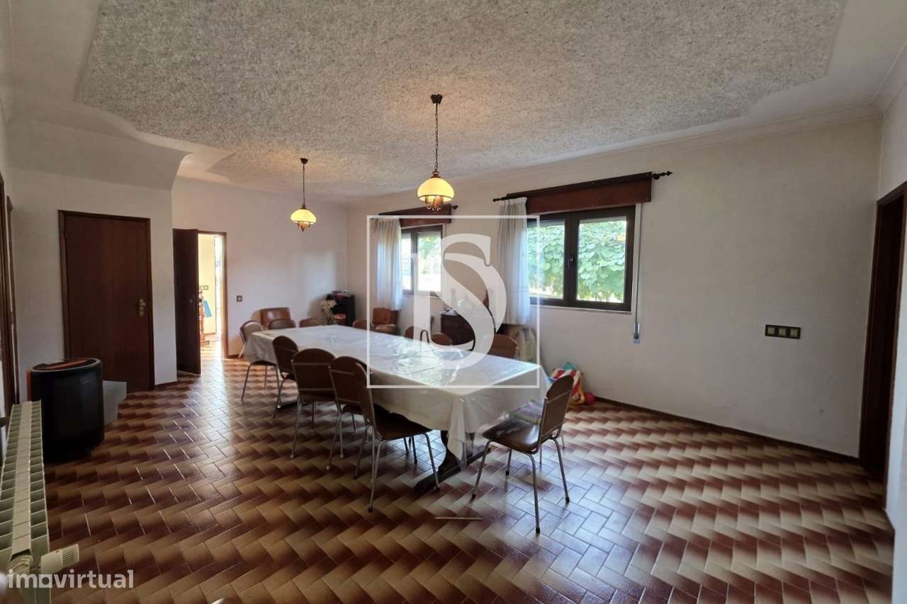 Moradia T6 no centro de Tondela-10