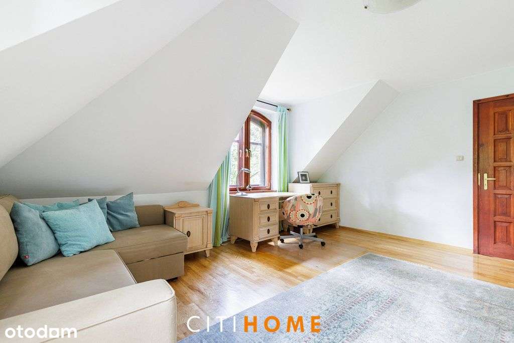 Dom typu dworek w zielonym Józefowie-11