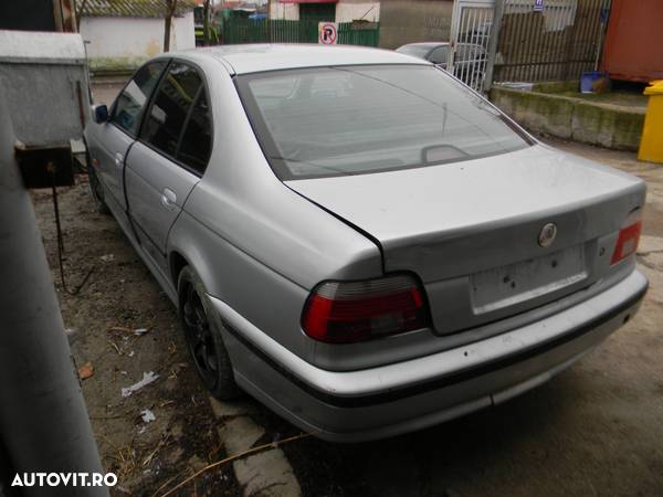 Dezmembrari  BMW 5 (E39)  1995  > 2004 528 i Benzina - 3