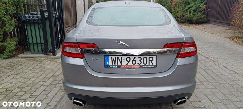 Jaguar XF 3.0 V6 D Luxury - 6