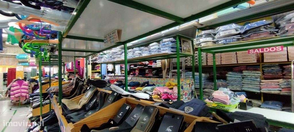 Oportunidade de Trespasse! Loja e Armazém no Centro de Vila Nova de... - Grande imagem: 5/12