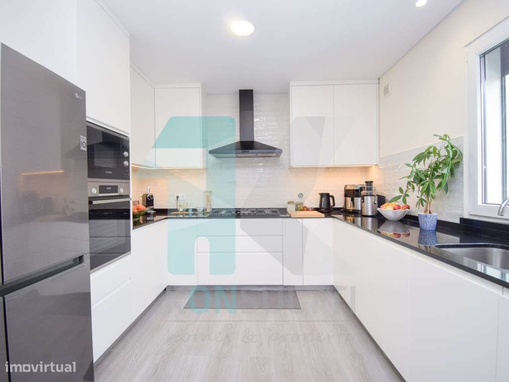 Fantástica Moradia geminada T3+1 com piscina - São Domingos de Rana-3