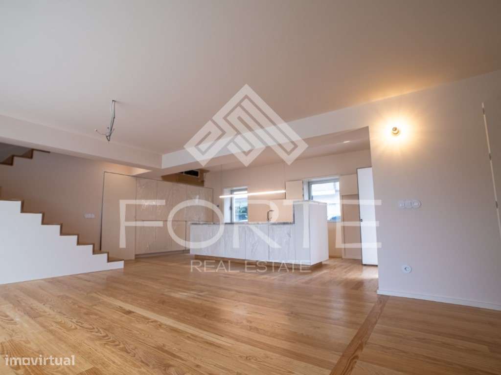 T3 com Piscina em Plena Cidade de São João da Madeira-2