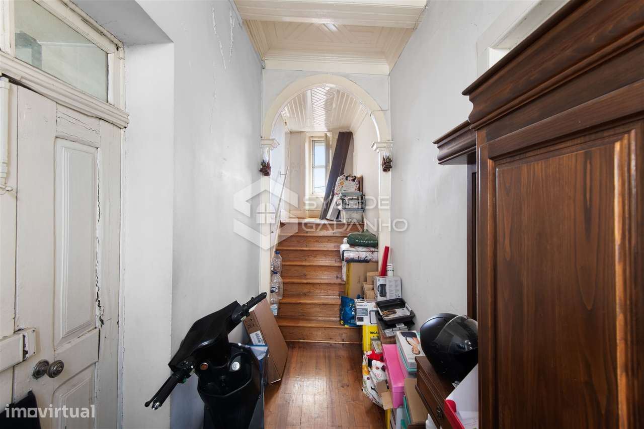 Prédio para venda centro de Caria com comércio no rés-do-chão e ampla-27