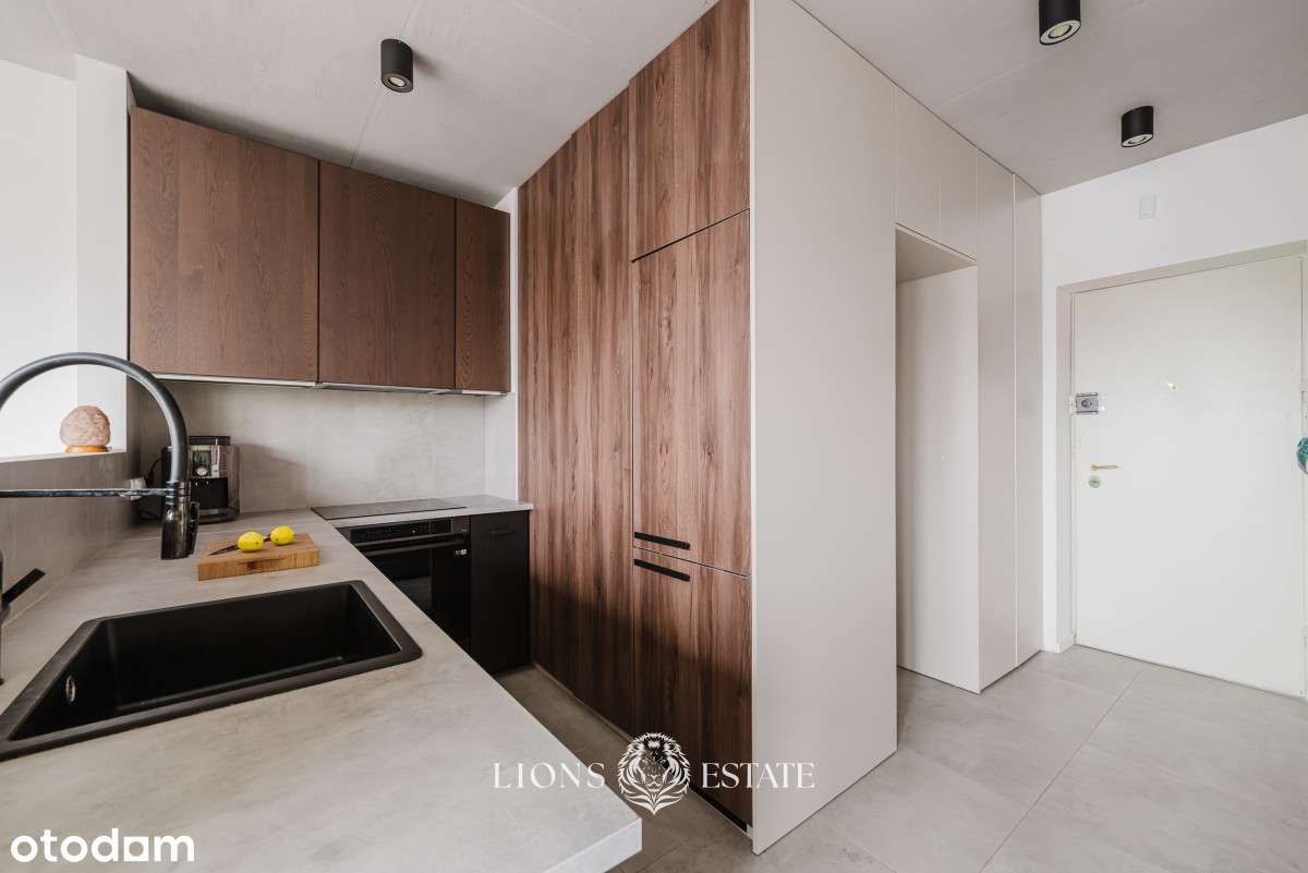 Ściana okien, zieleń i cisza|35m² na Mokotowskiej-8