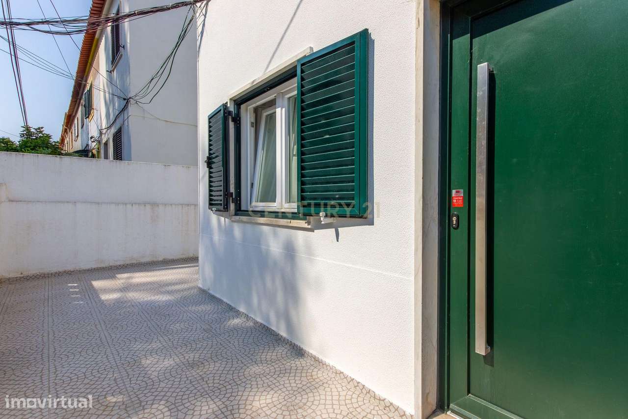 Casa Renovada em Setúbal com Vista Panorâmica-19