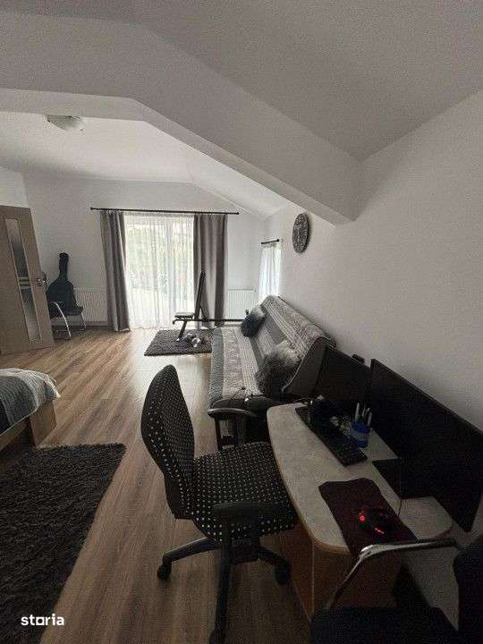 Casa cu 5 Camere in Dezmir - Imagine principală: 5/15