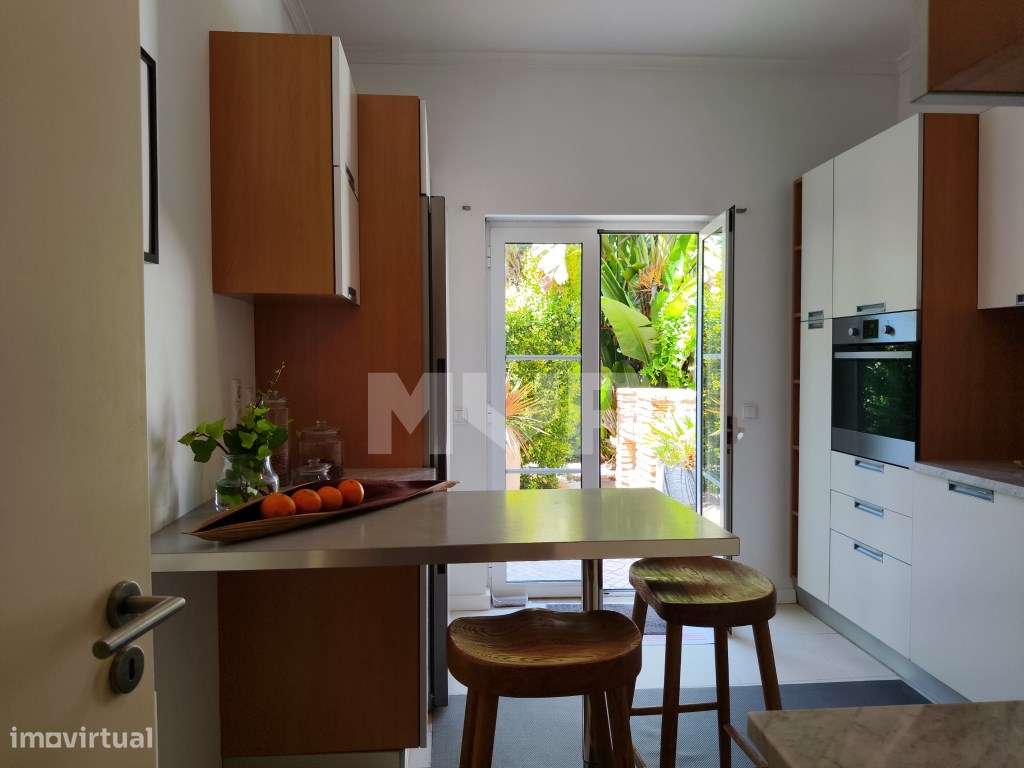 Moradia V3+1 com jardim em zona tranquila de Albufeira-33