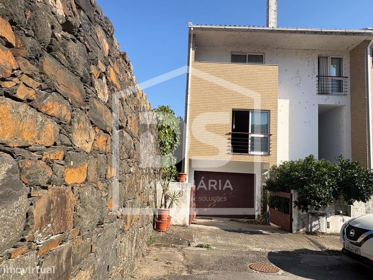 Moradia T4 Premium com Terraço e Garagem - Godim-32