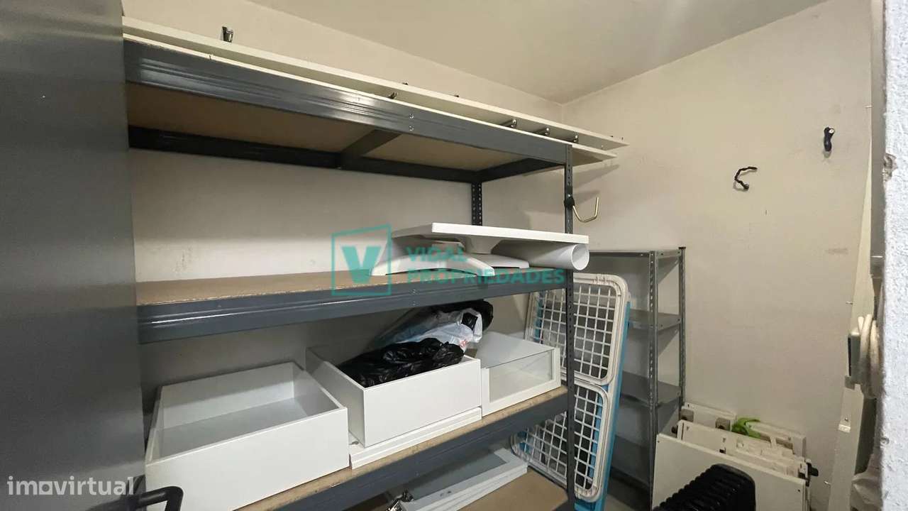 Apartamento T3 com varanda, garagem e elevador-14