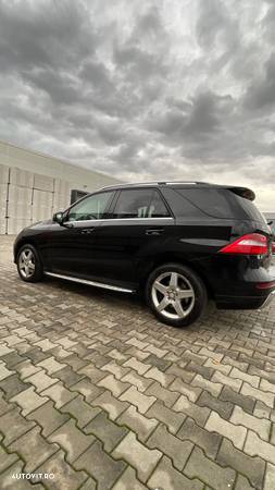 Mercedes-Benz ML 350 BlueTec 4MATIC Aut - 3