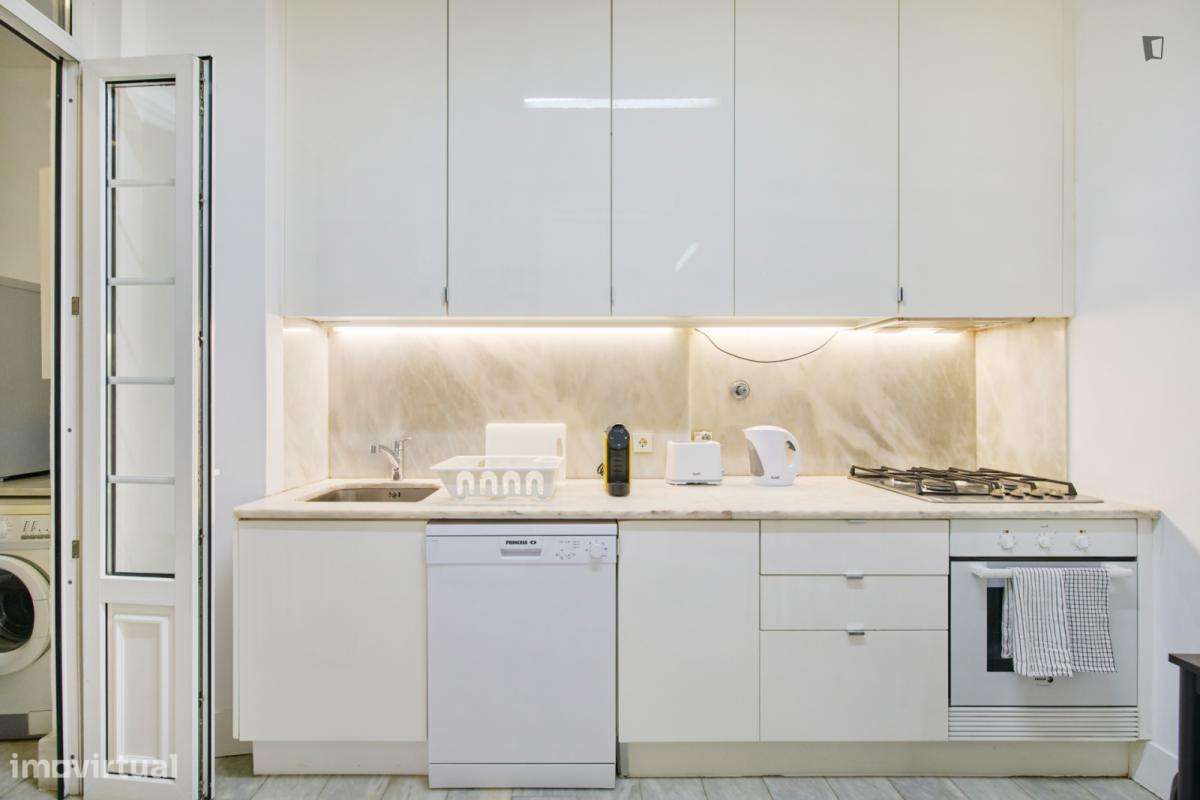 Quarto - localizado em Arroios Lisbon - Grande imagem: 2/17