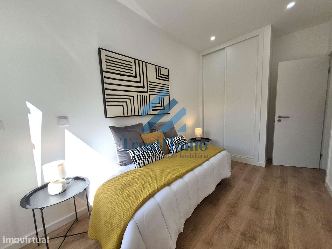 T3 Totalmente Remodelado c/ varanda em Benfica-25