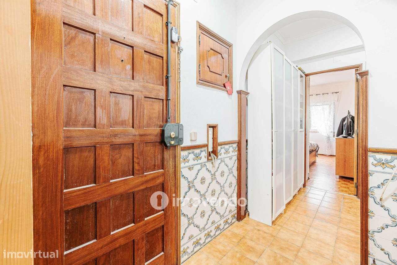 Apartamento T2 com arrecadação, em Agualva-33