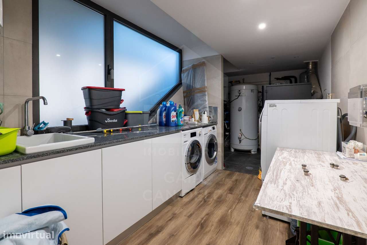 Moradia de Luxo com Piscina na Madalena-16