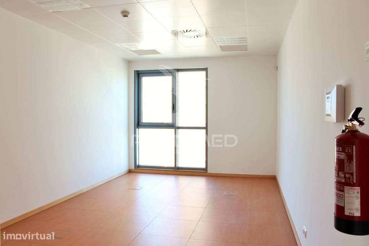 Escritório com vista rio e estacionamento - Lisboa - Grande imagem: 2/13