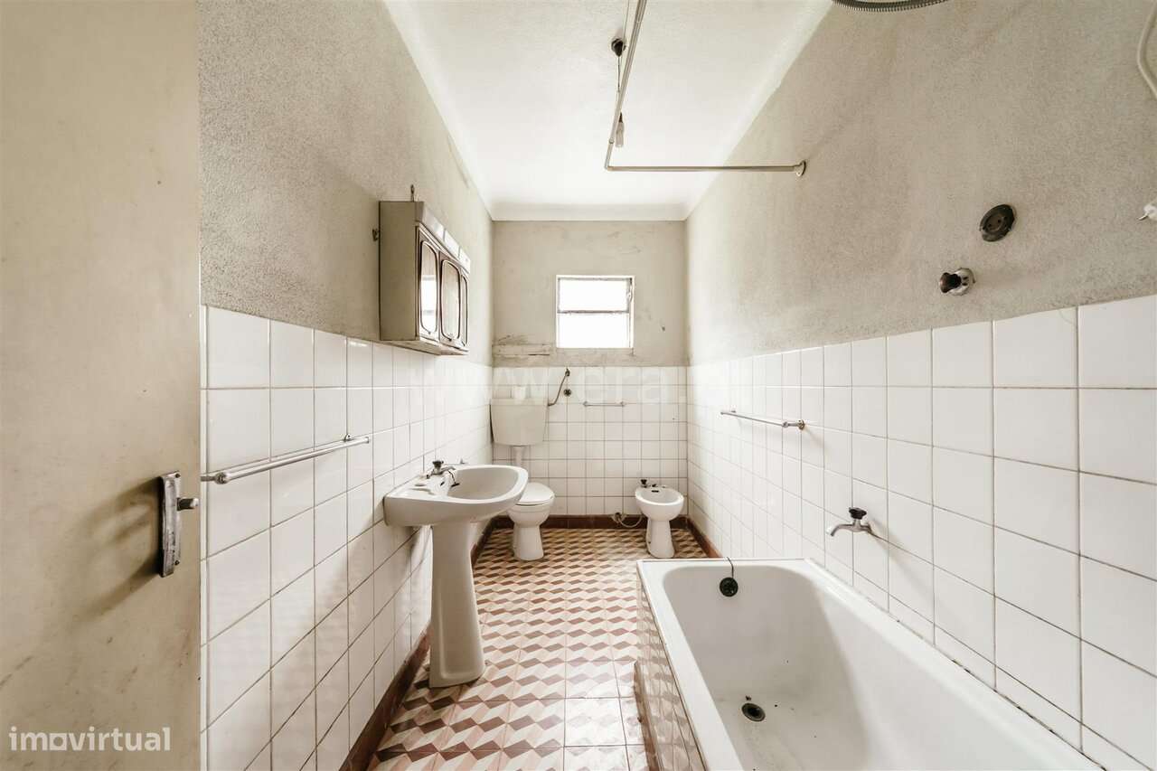 Moradia Geminada T4 / Covilhã, Ourondo-9