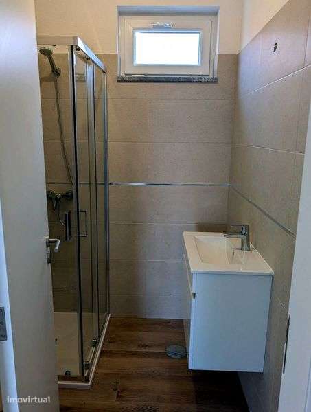 Moradia T2 térrea totalmente remodelada com pátio e sótão | Silveira - Grande imagem: 4/8