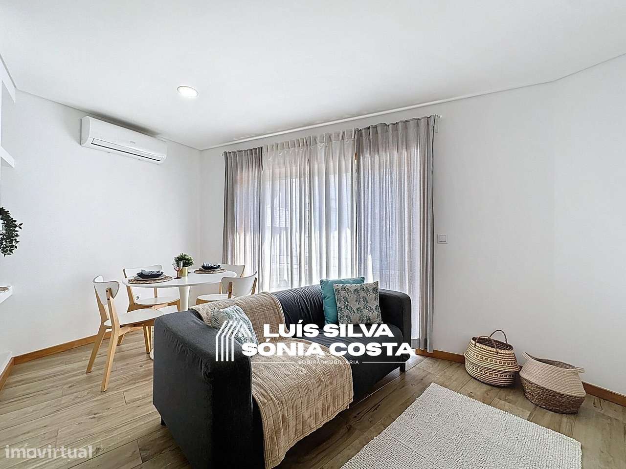 Loja transformada em Apartamento T1+1 Remodelado c/ 2 Varandas c/...-10