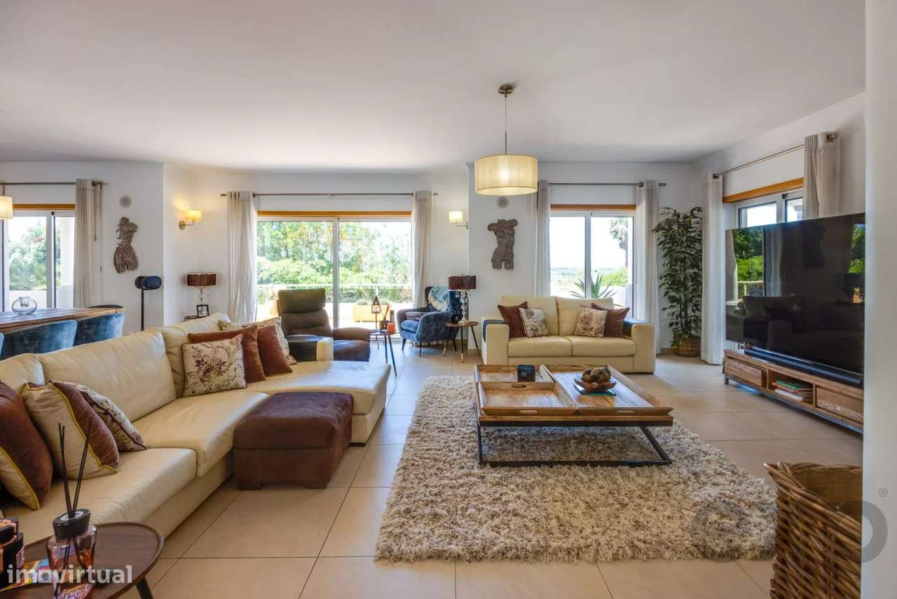 Moradia Familiar T3+1 com Piscina, Entre Lagos e Praia da Luz-13