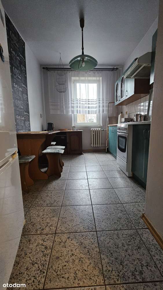 *Dwa oddzielne pokoje, duża kuchnia, balkon* Zapraszam - Pełny obrazek: 5/10