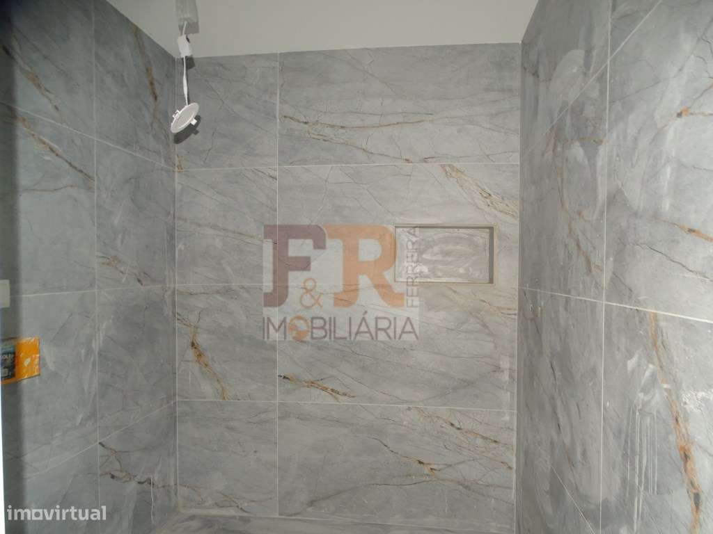 Moradia Isolada Térrea T4 com Garagem - Quinta do Anjo Palmela-16