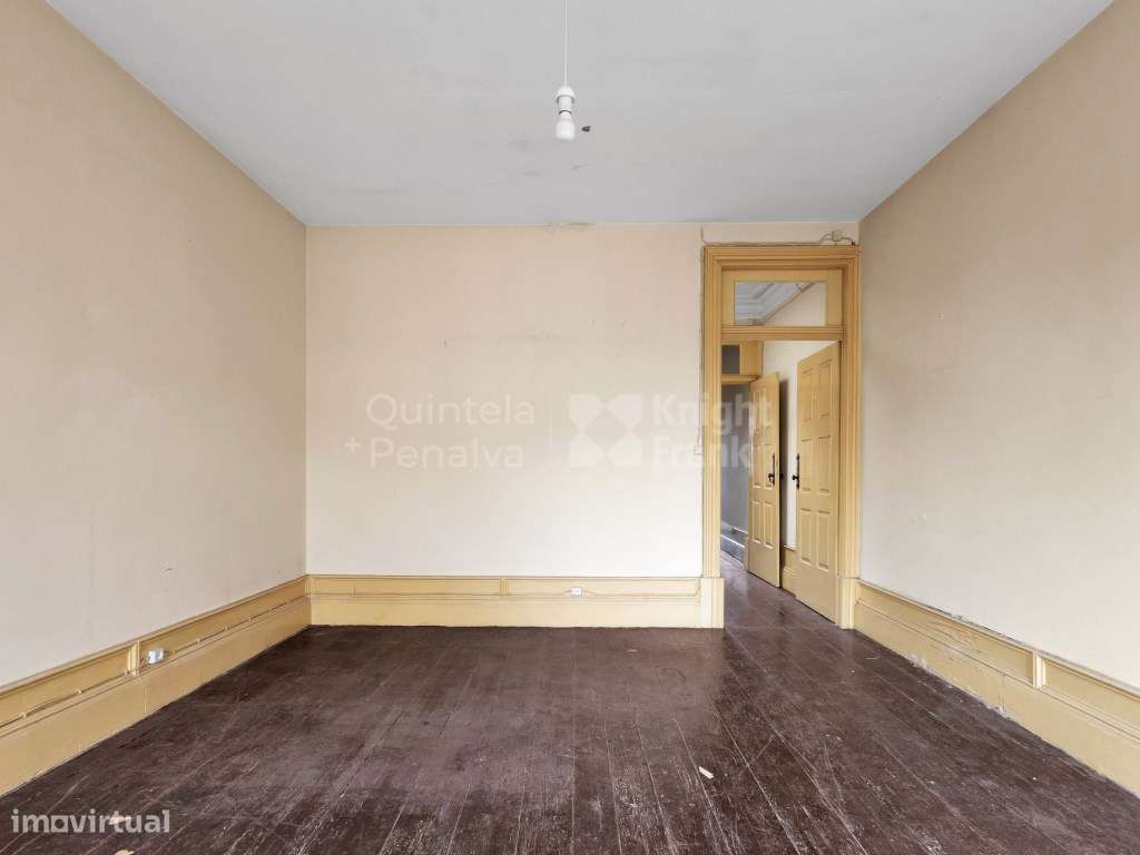 Prédio T8 devoluto com PIP aprovado na Baixa do Porto - Grande imagem: 5/24