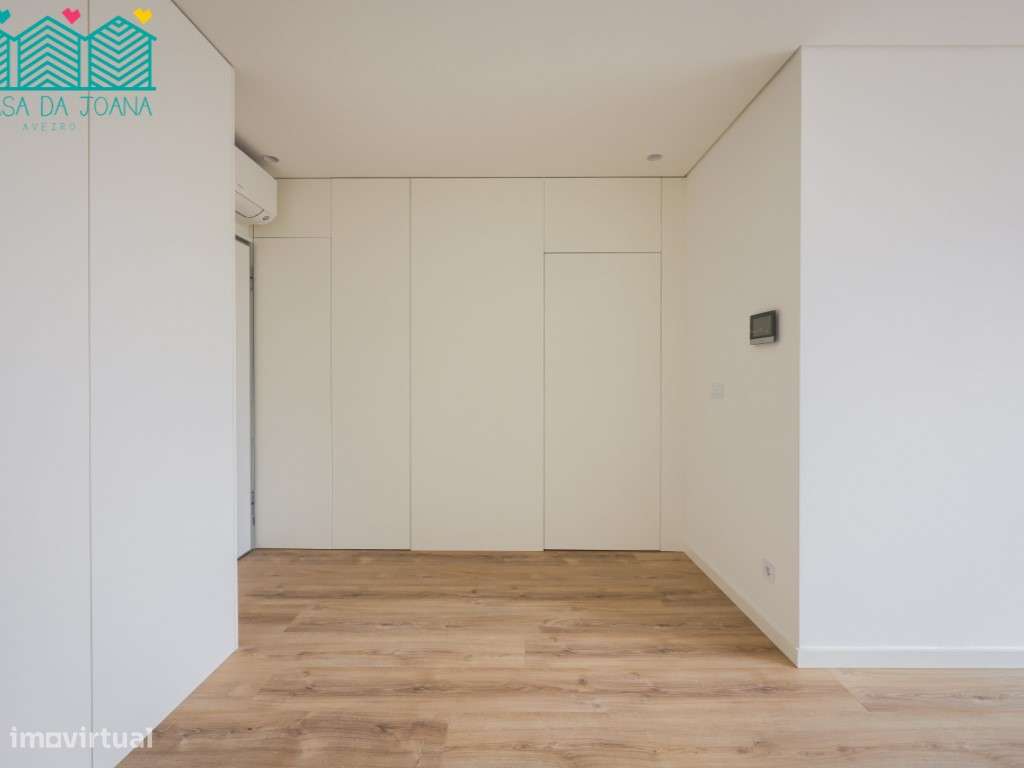 Apartamento T2 com Lugar de Garagem em Esgueira-14