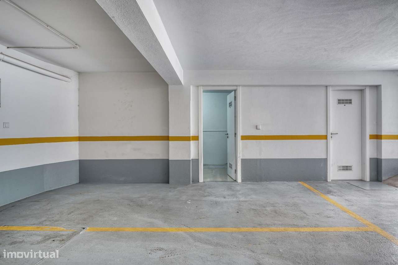 Apartamento de Luxo no Coração de Cascais | Rooftop com Vista Mar-40