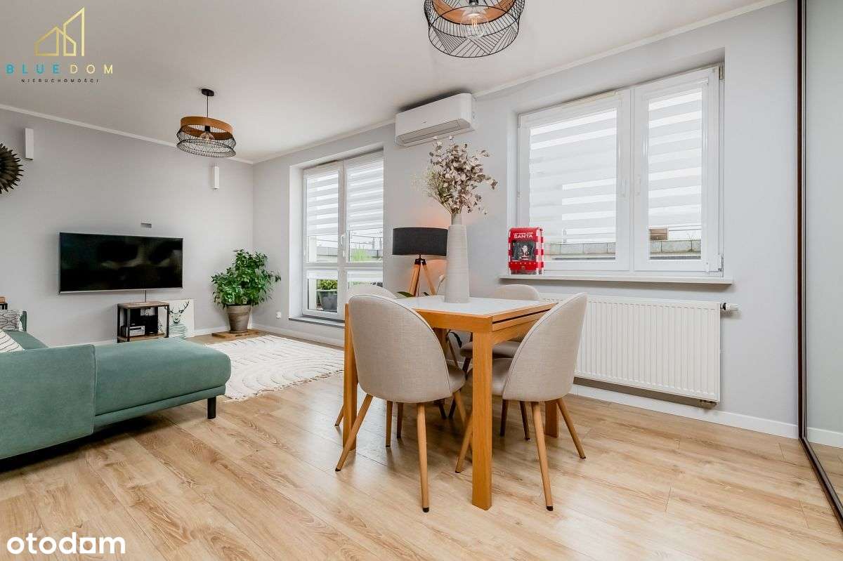 Duży taras. Dodatkowo miejsce postojowe.-0