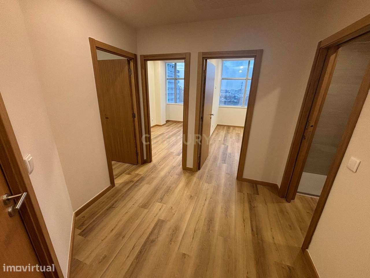 Apartamento T2 com mobília em Paranhos, com 1 lugar de garagem - Grande imagem: 4/16