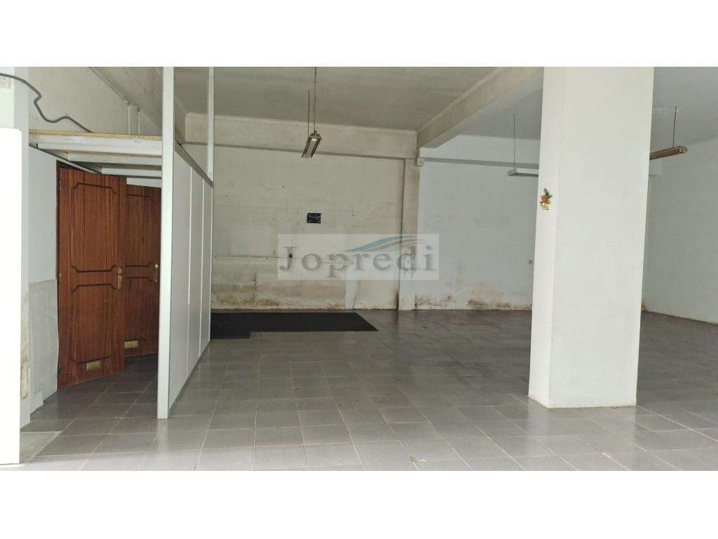 Loja Casal Cotão com boa montra-8