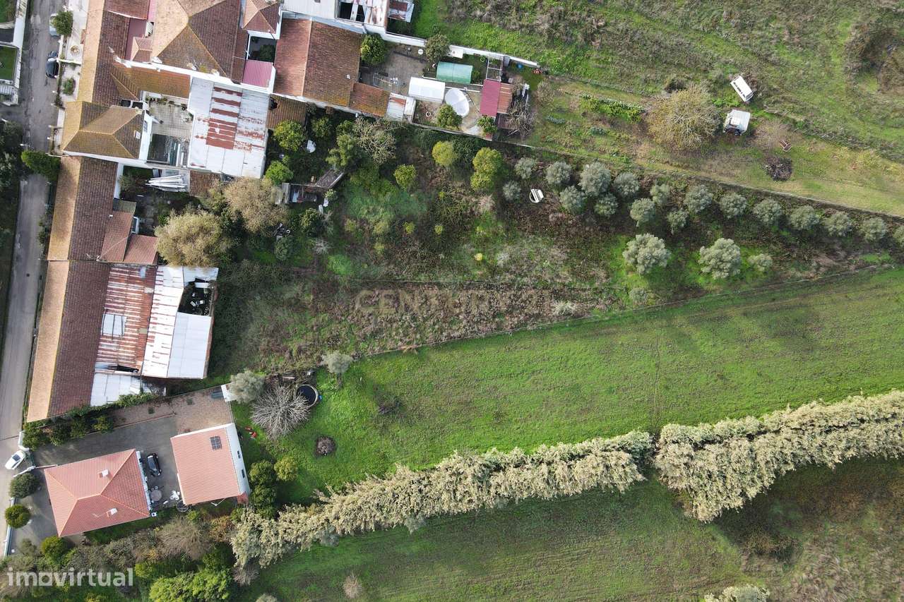 Espaçoso Térreo com Garagem em Localização Privilegiada-13