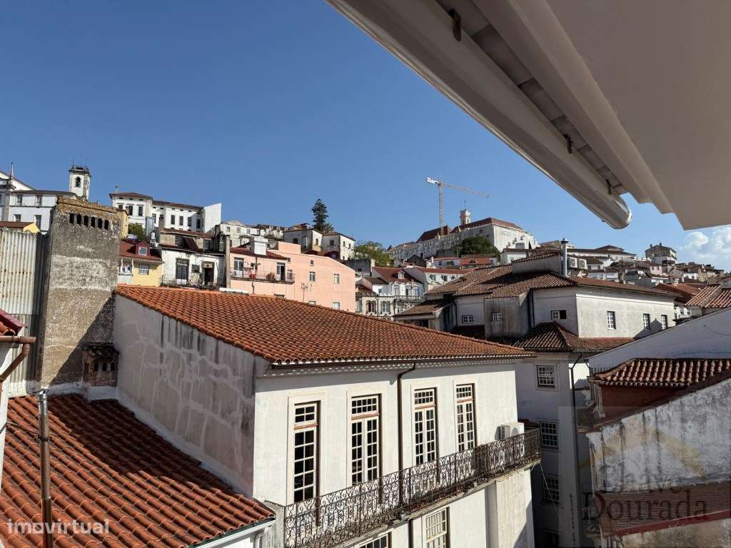 Prédio composto por 4xT0 e T1 - Centro de Coimbra-0