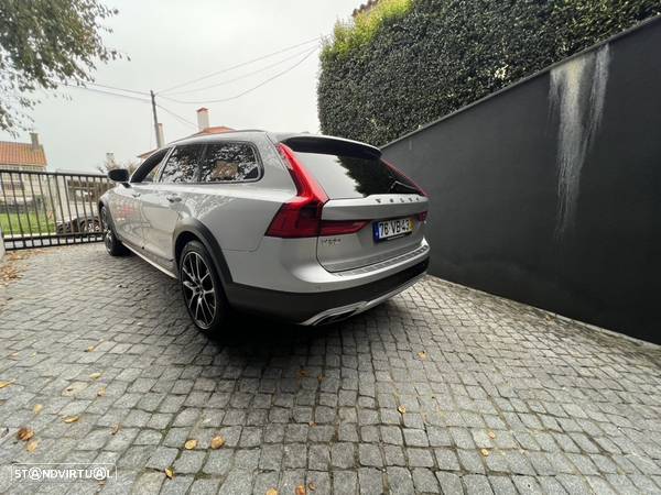 Volvo V90 Cross Country - 28