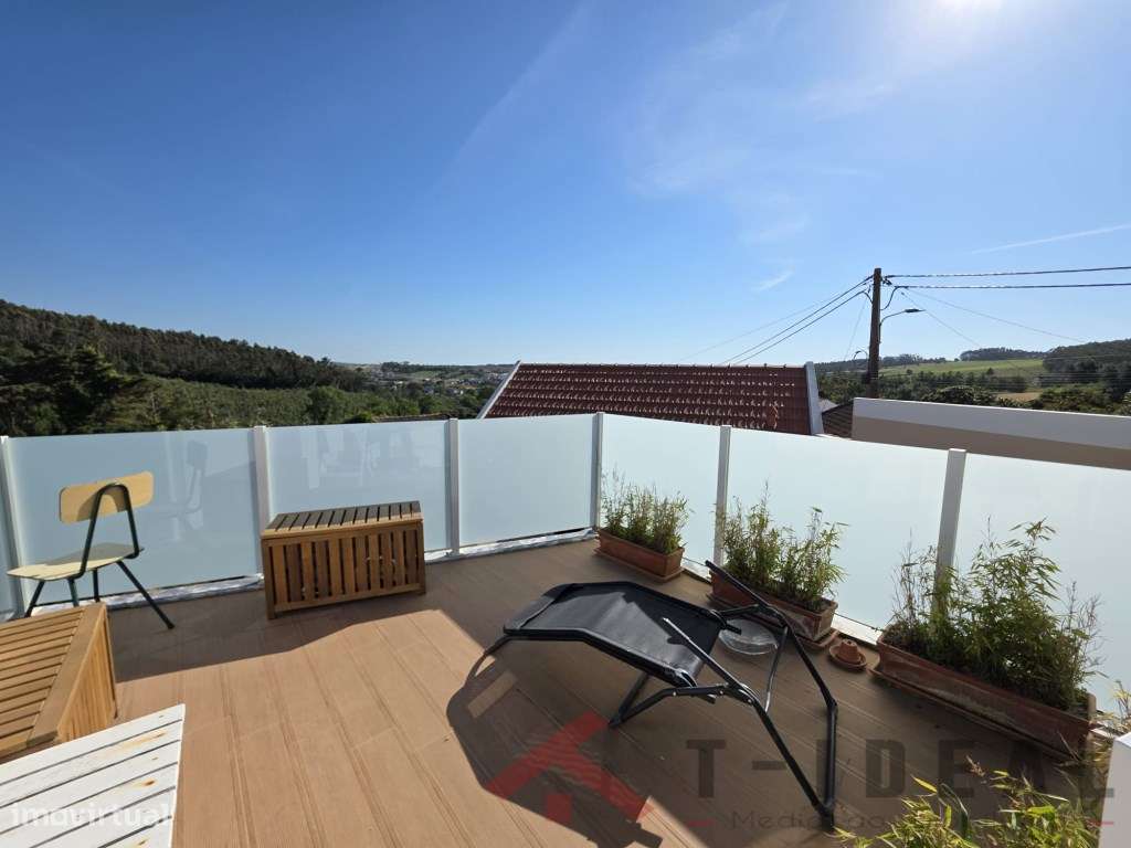 Moradia Renovada com Espaço Exterior-26