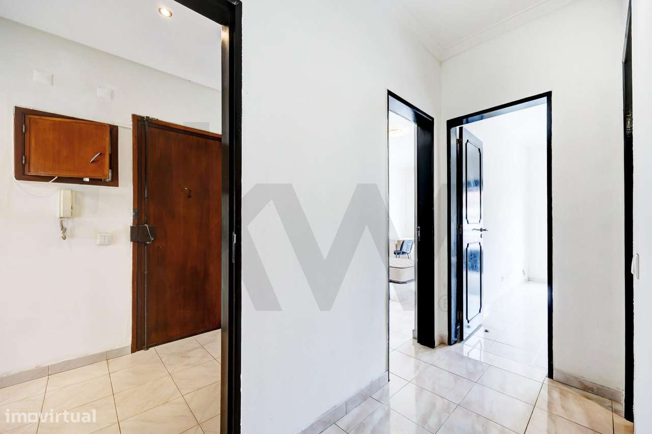 Apartamento T3 Monte da Caparica Rua General Humerto Delgado-18