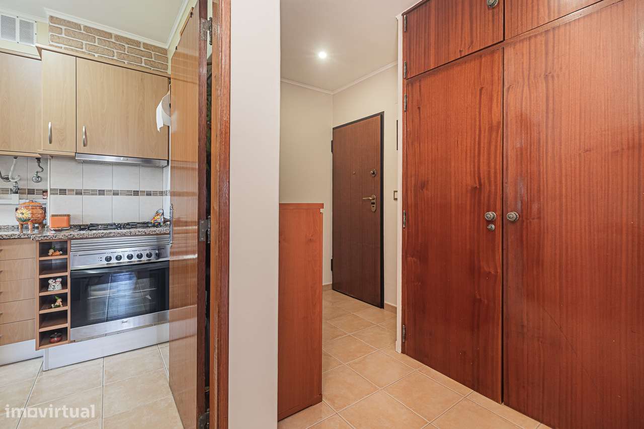 Apartamento T2 na Cruz Pau, remodelado-26