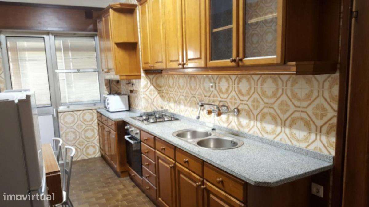 Quarto - localizado em Sé de Braga e São Lázaro Braga - Grande imagem: 2/4